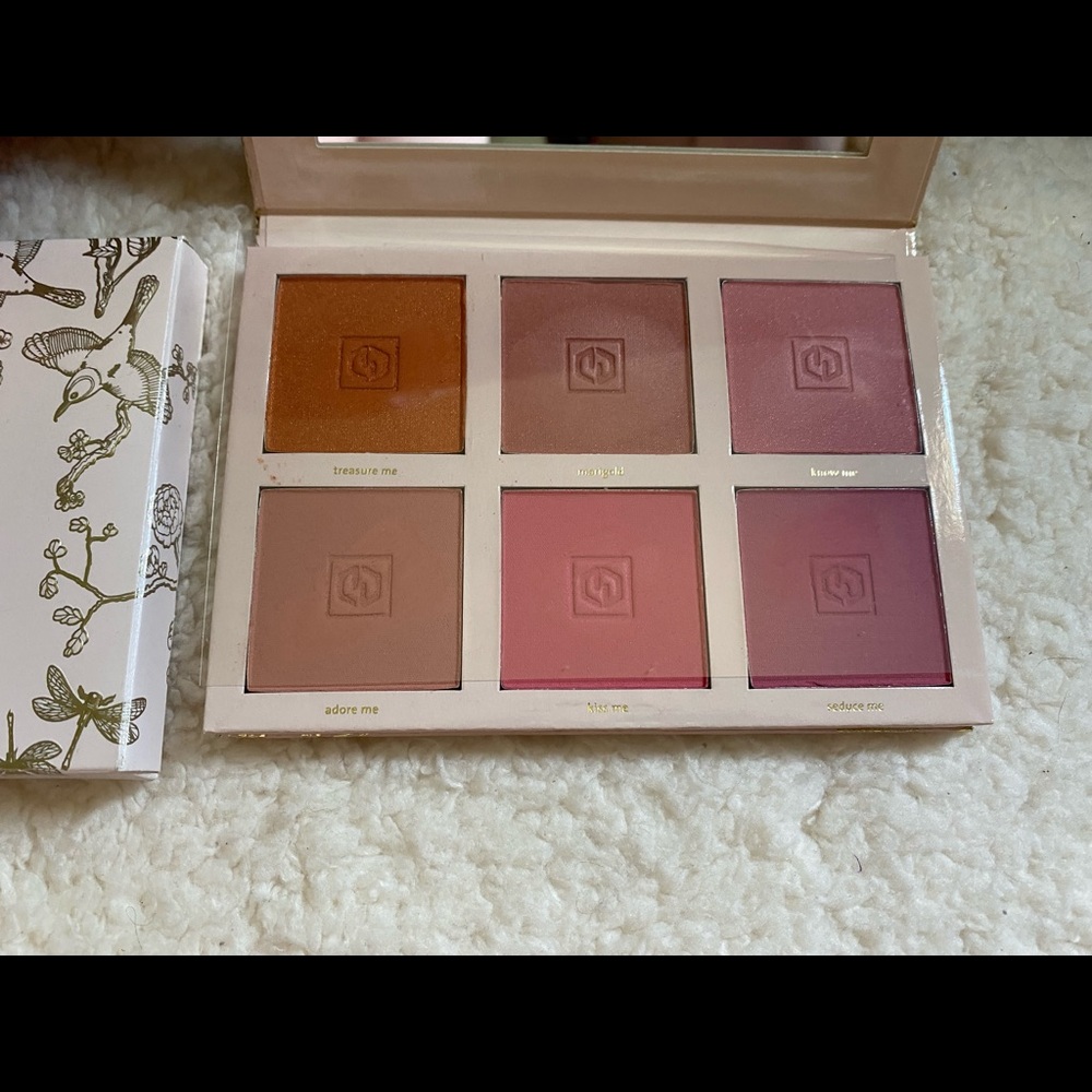 Jouer bouquet d’amour blush palette